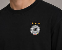 Özil Tee